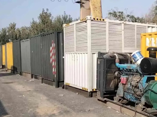 盈江200KW柴油发电机机组每小时油耗是多少？